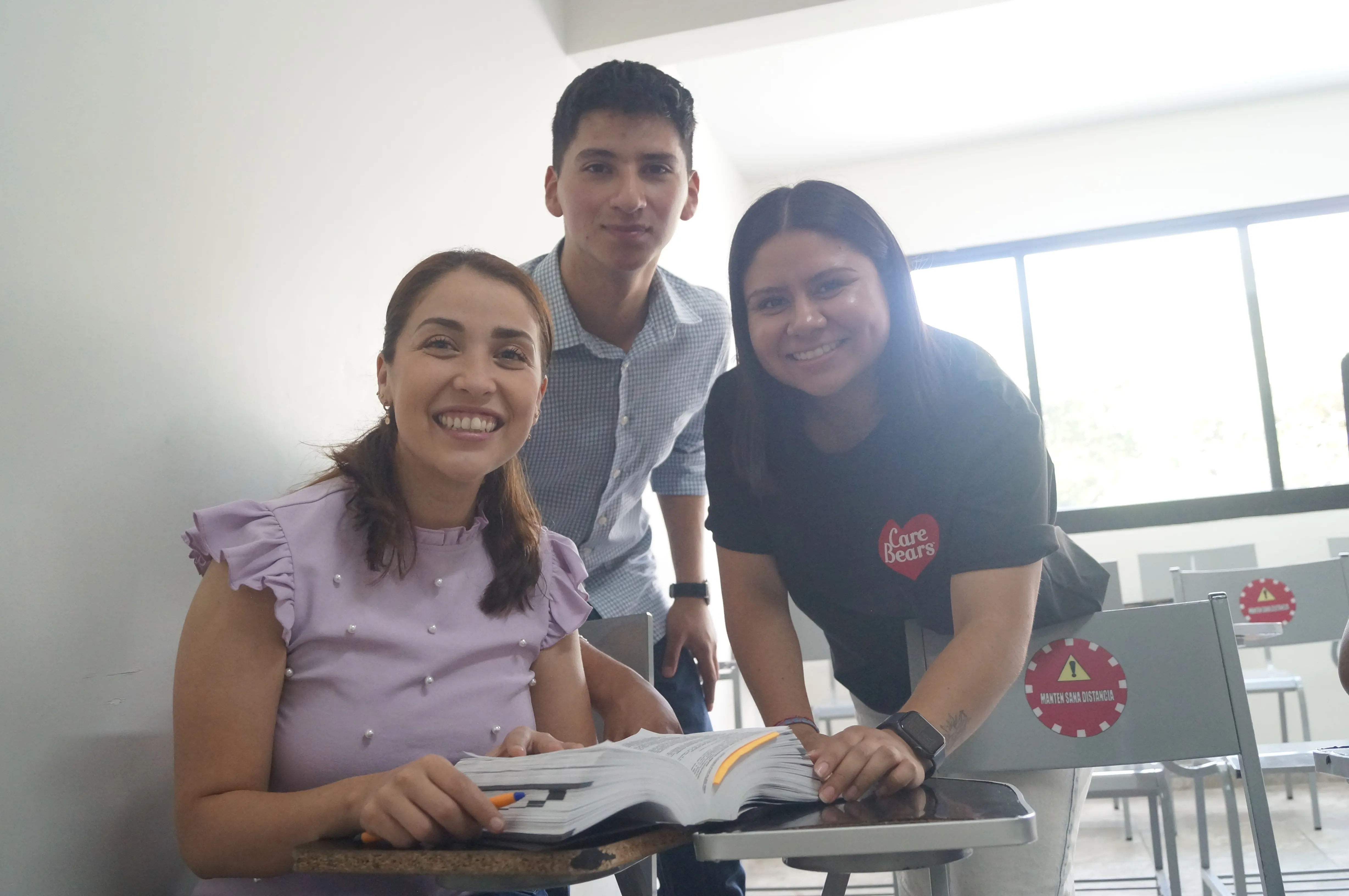 Estudiantes del ICES durante una actividad académica